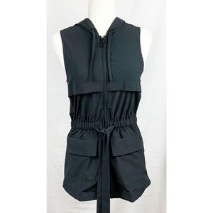 NWOT HOODED TOP, SIZE XS